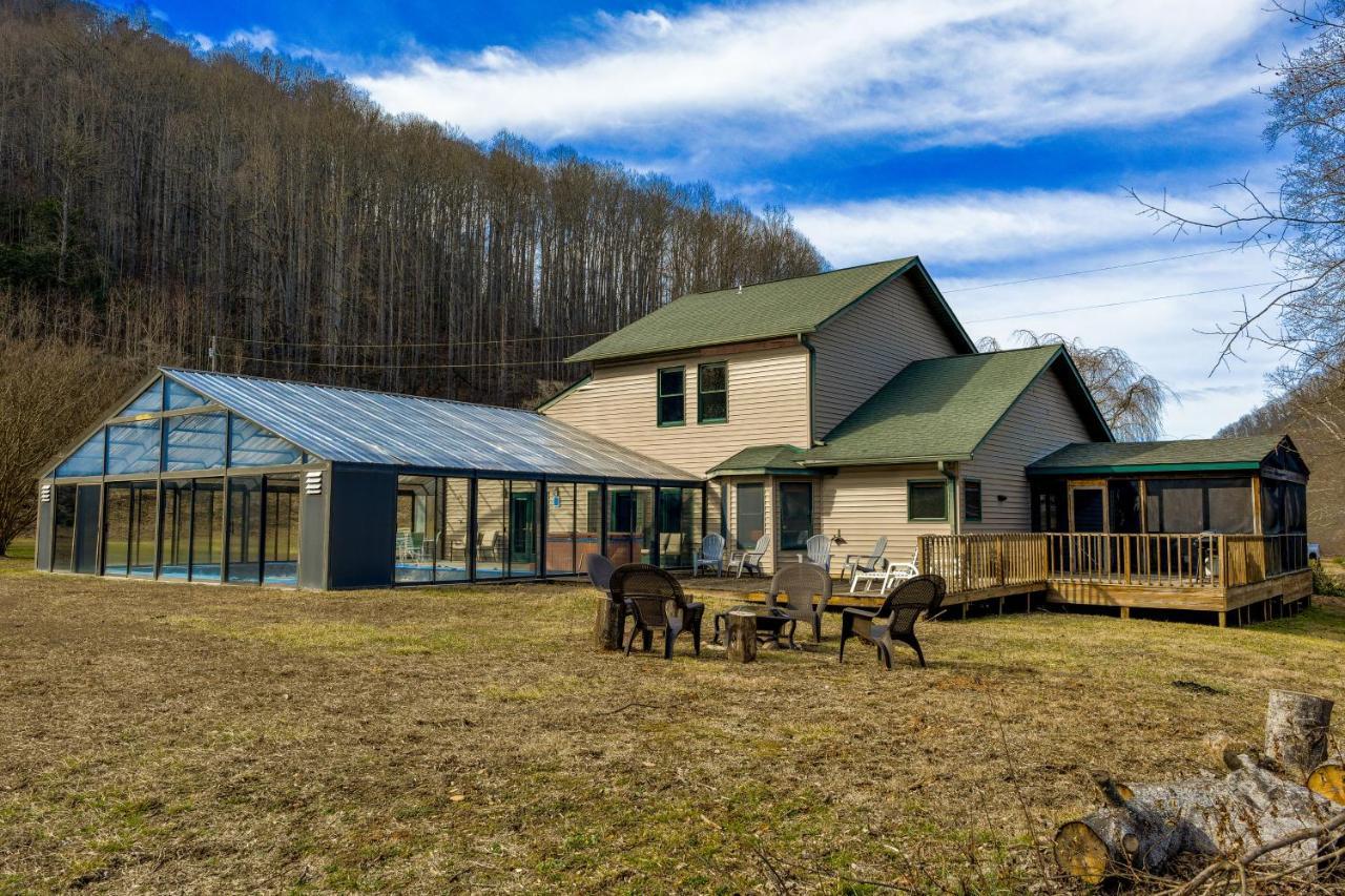 Вілла Meadow Creek Manor Whittier Екстер'єр фото